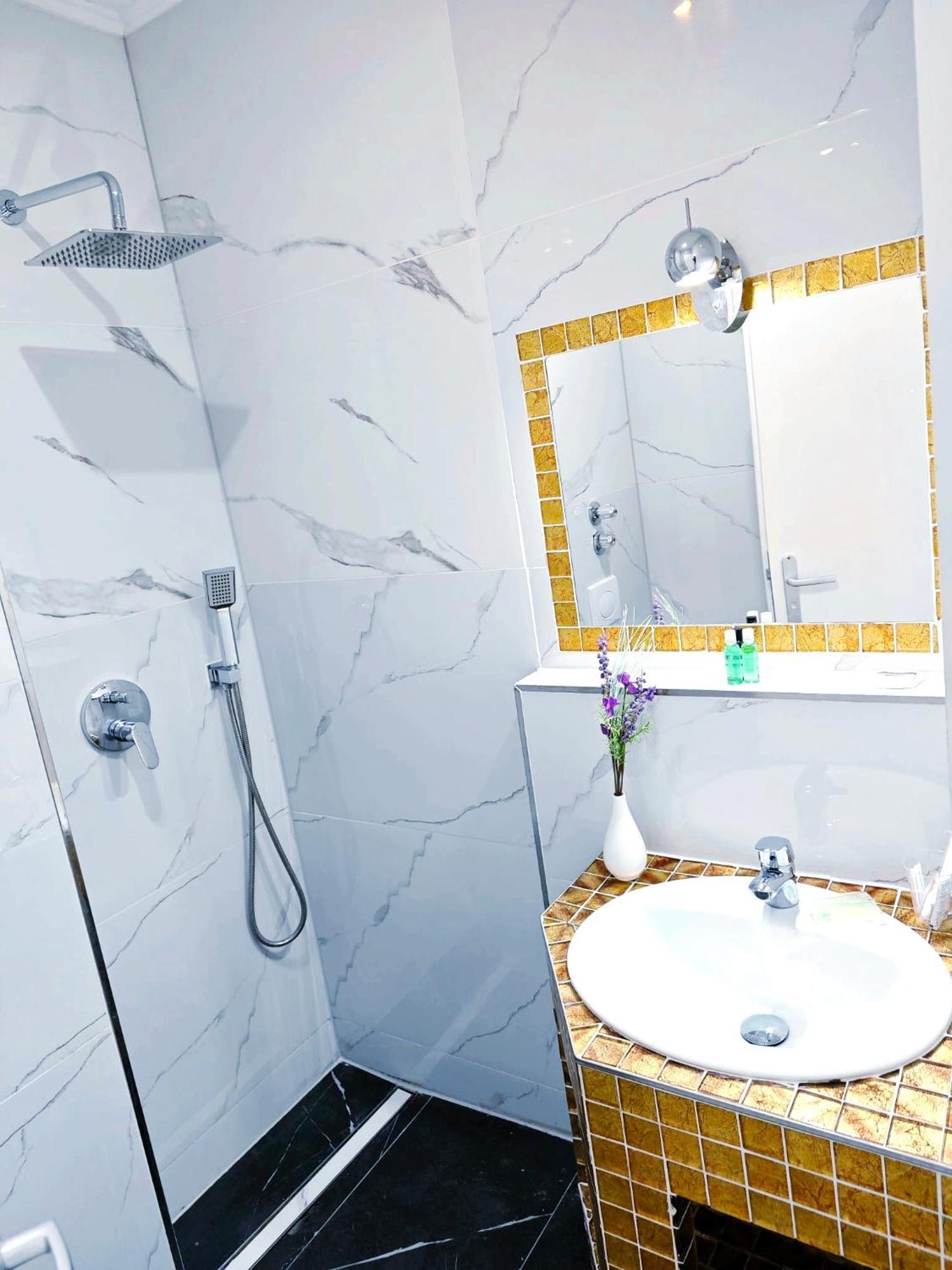 Jakz Hotel Хертен Екстериор снимка